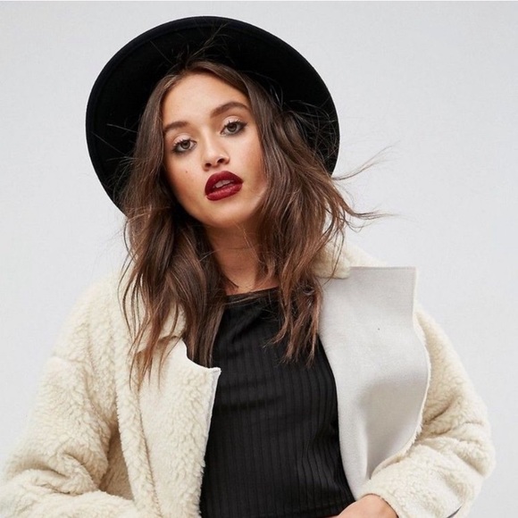 Meet your Posher, P - Picture 4 of 12